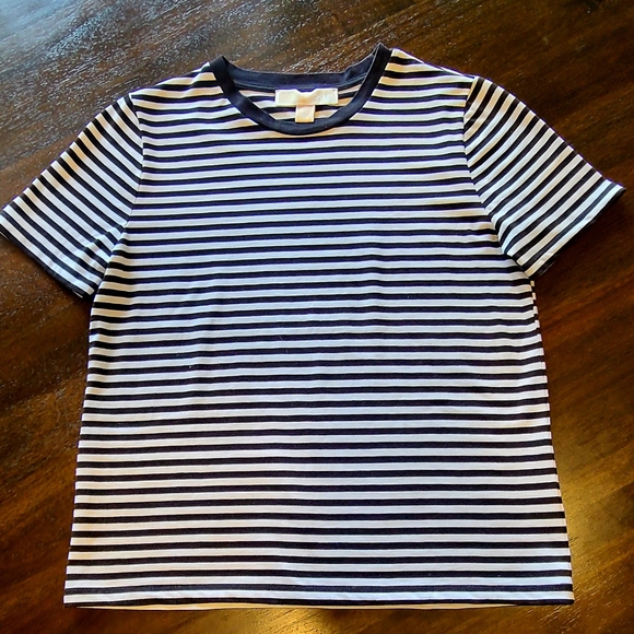 Michael Kors tshirt XS - Picture 10 of 16